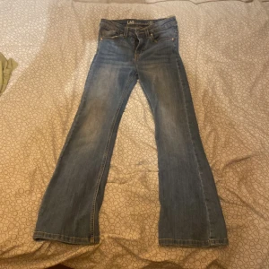 LABindustries storlek 140 - Dom är botcats jeans och inte leggings jeans.