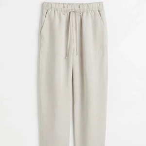 Slutsålda linnebyxor från hm  - Säljer mina linnebyxor jag köpte i somras då de inte kommit till användning.   Slutsålda på hm.  Storlek S   Intresserad? - pris kan diskuteras 