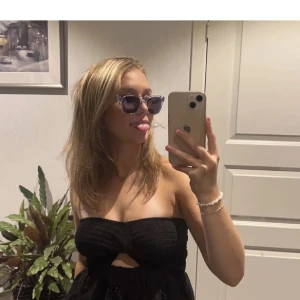 Chimi solglasögon - *lånade bilder* säljer mina chimi glasögon då de inte kommer till användning. Inga tecken på användning. Skriv för fler bilder 💞