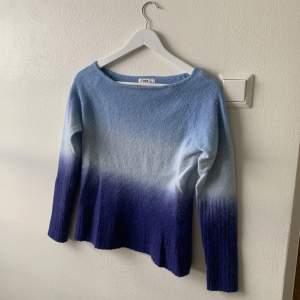 Off the shoulder sweater beautiful blues 