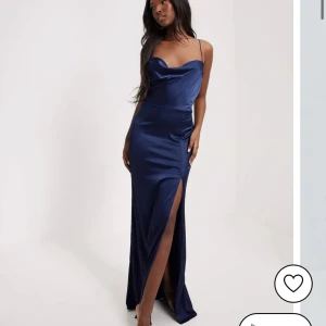 Balklänning  - Helt oanvänd balklänning som säljs för den inte passa perfekt💕💕nypris 899kr