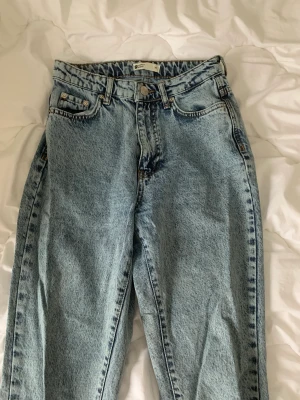 Gina tricot jeans - Fina mom jeans från Gina tricot. Storlek 34💘
