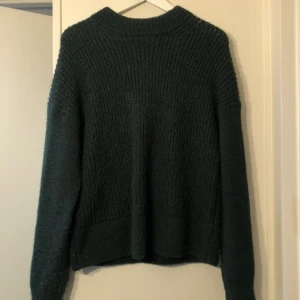 &other stories  - &other stories stickad tröja. Använd en del men fortfarande otroligt fin! 