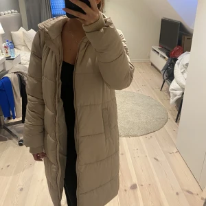 Jacka - Jättefin jacka från Nelly, endast använd 1 gång 🤍