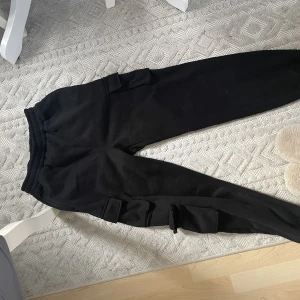 Byxor  - Svarta byxor 