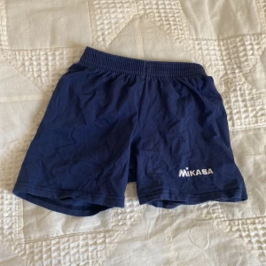 Volleyboll shorts - För små för mig så jag säljer vidare, bra skick
