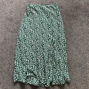 Långkjol, Chiquelle - Superfin blommig kjol från Chiquelle. Använd fåtal gånger.