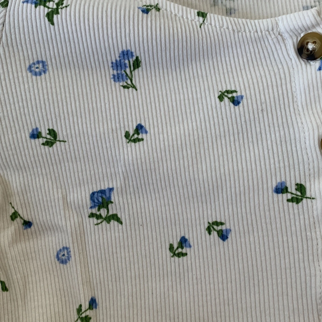 Blåblommig topp - 91