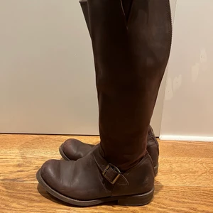 Primeboots - Icke använda primeboots, endast testade, så fina! Köpare betalar frakt, strl 38.