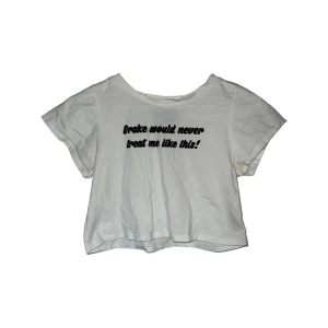 TOPP - Croptop från omighty, passar S-M  priset inkluderar ej frakt, skriv innan du köper direkt för fraktalternativ