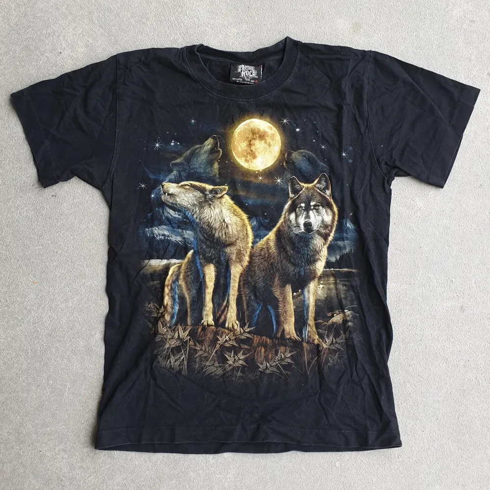 Classic wolf moon print shirt. Glows in the dark, and has super cool print on both sides.. T-shirts.