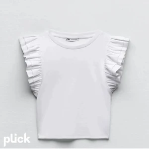 Vit volangtopp zara - Säljer denna jätte fina topp. Kommer inte till användning och typ aldrig använd. 💓