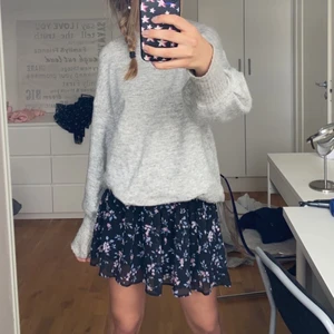 Kjol - Säljer denna jättefina kjol i nyskick! Skriv för frågor eller funderingar!!💓💓