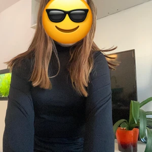 Svart tröja - Svart polotröja