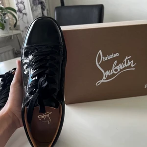 Loubitins  - Strlk 44 everset kan gå ner i pris