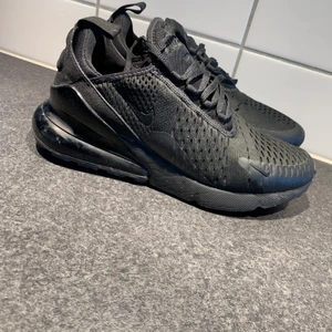 Nike AirMax - Strl 39, i mycket bra skick. Säljer pga använder ej