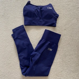 Träningsset från ICIW - Helt nytt träningsset från ICANIWILL, storlek S överdel, M tights. 350kr