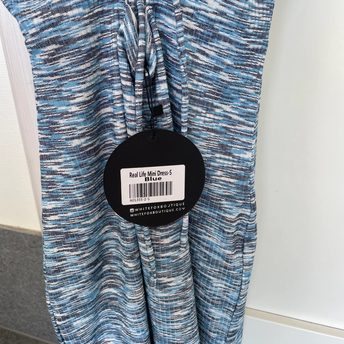 Blåmönstrad klänning strl S - 91