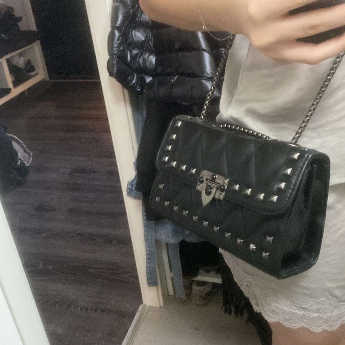 Väska med nitar - 28