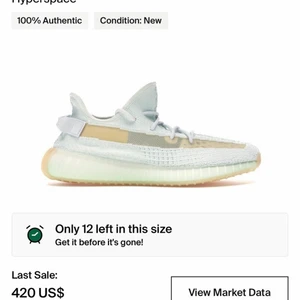 Yeezy 350v2 Hyperspace - Säljer ett par yeezys då jag aldrig använder de. Det är som gott som nya, dock saknar jag kvittot då jag tyvärr dumt nog slängde det. Kostar runt 4000kr om du vill köpa det från internet!
