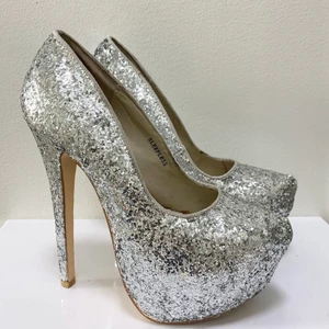 Klackskor - Klackskor som inte säljs längre, använda ca 3 gånger.