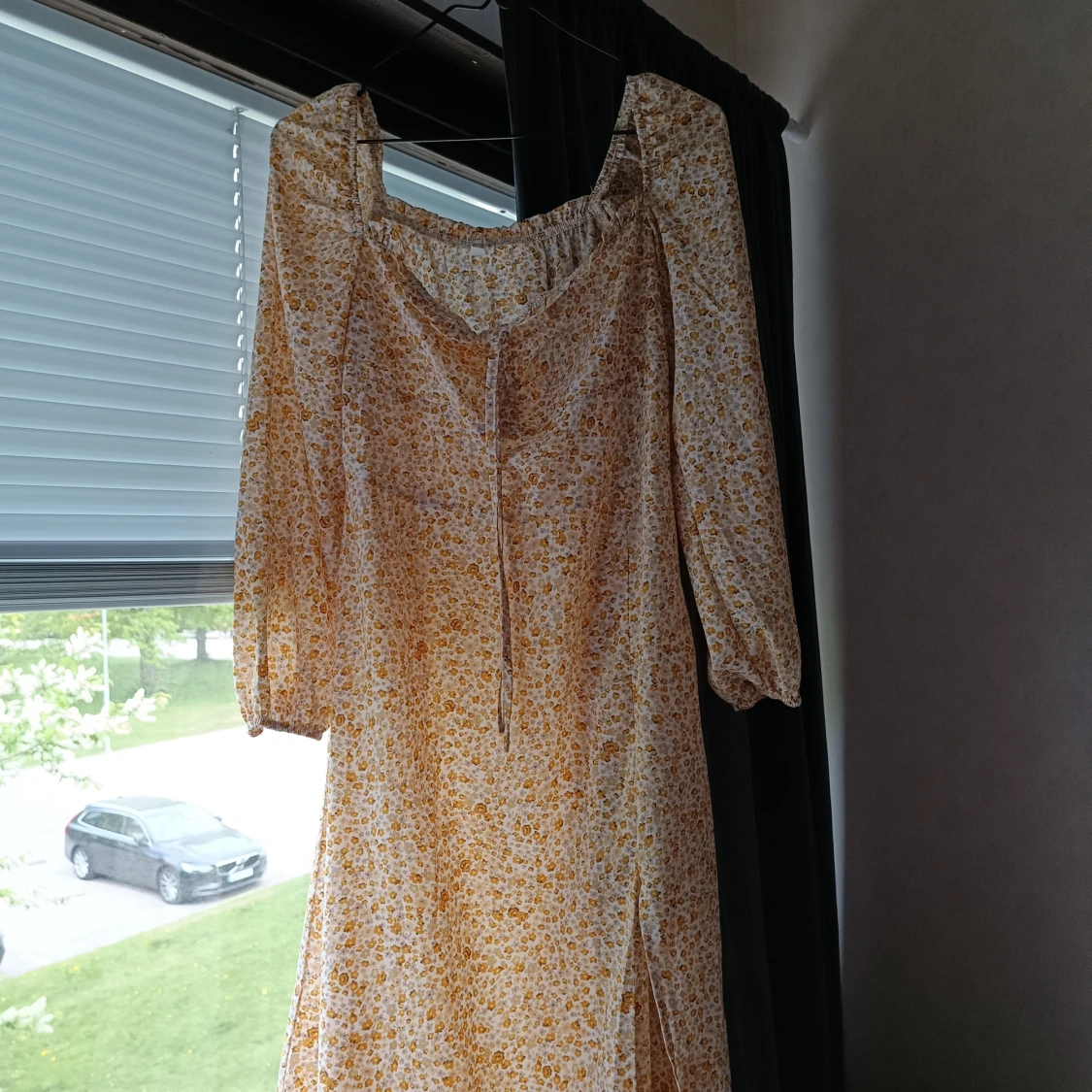 Gulklänning från shein - 90