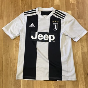  Juventus Tröja -  Det är extra large för barn men Large för Adults