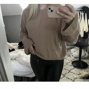 Tröja - En tröja som inte kommer till användning då jag redan har en liknande!!