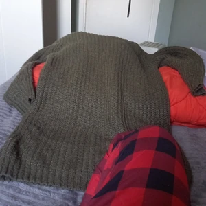 Grön stickad klänning  - Grön stickad klänning 