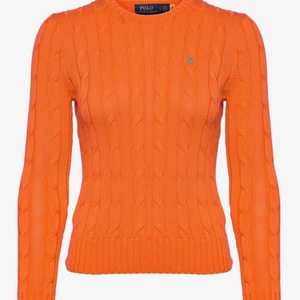 Polo tröja - Super snygg polo tröja! Använd några gånger, men inga tecken på användning! Hör av er vid frågor eller funderingar! Frakt kostar 50kr direkt till brevlådan!