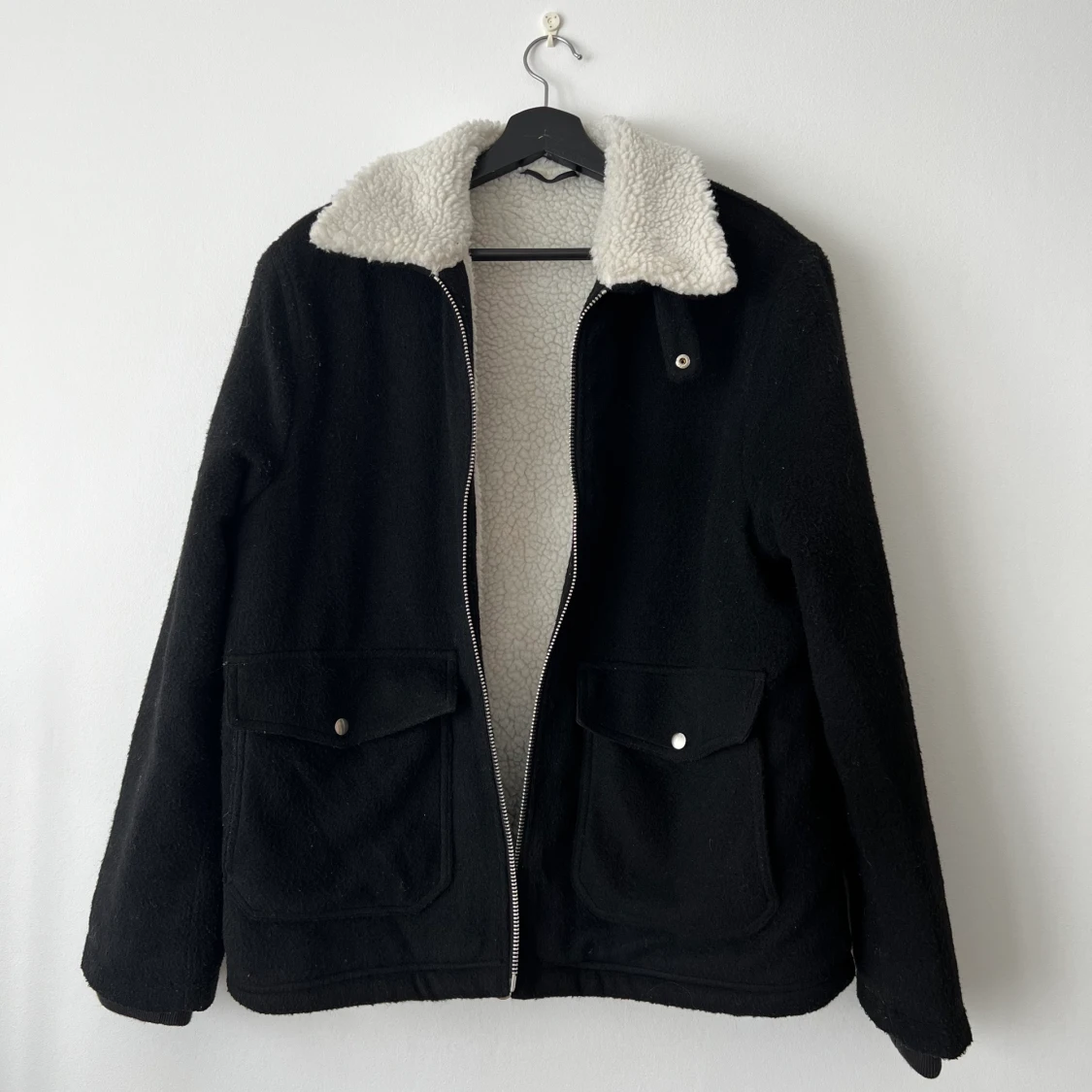 Weekday Ulljacka med Teddyfoder