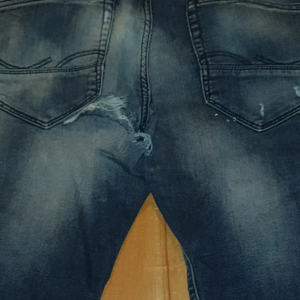 Snygga demin jeans . Märke jack and Jones. Stl 28/32. Jeans & Byxor.