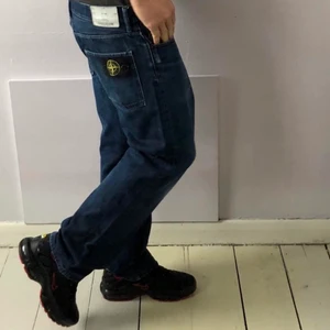 Stone Island jeans  - 33/34 liten slitning mellan benen! Pris kan diskuteras vid snabb affär 