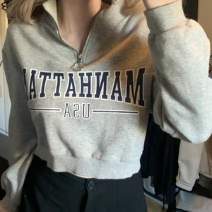 Fin Tröja❤️ - En fin tröja köpt på H&M 💕 använd ett par gånger. Köparen står för frakten