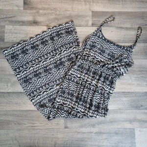 Långklänning - Långklänning med resår i midjan 🖤