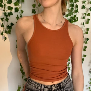 Topp från Weekday - Superfin topp från weekday!! Är använd men i bra skick