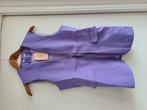 Helt ny väst!  - Aldrig använd formell väst. 