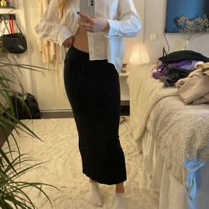 Långkjol - Svart långkjol från zara💕