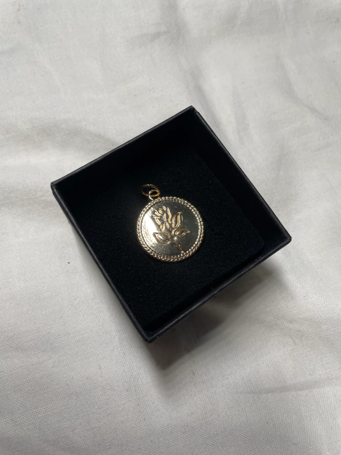 Hängsmycke guld - 90