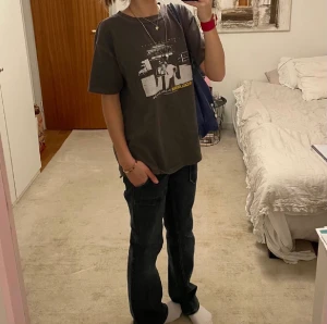 Brandy Melville t-shirt  - Super fin t-shirt ifrån brandy melville. Använd fåtal gånger. 