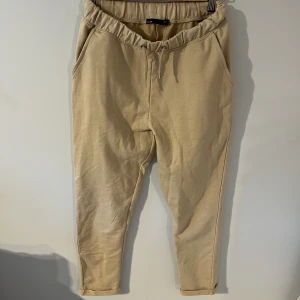 Mjukis byxor  - Mjukis byxor från lager 157, aldrig använd, som nysick. Stolek xs 