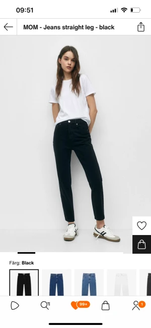 Svarta mom straight jeans  - Säljer mina svarta mot straights jeans. Har använt 1 gång 