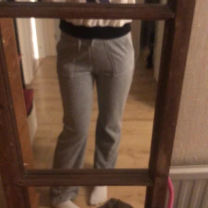 juicy byxor  - jag säljer mina juicy byxor som ja köpte nyligen. priset kan diskuteras, hör av er om ni vill ha mer bilder☺️🌸