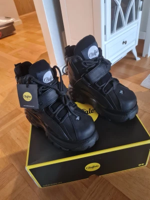 Buffalo skor - Helt nya skor med kartong.  Kan skickas, du står för frakten.