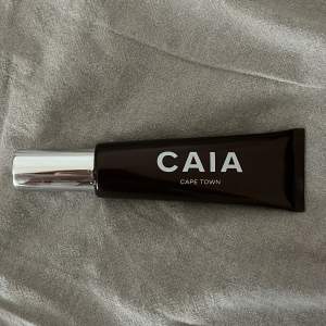 Säljer denna Caia liquid bronzer. Endast testad en gång, frakt tillkommer! 🤎