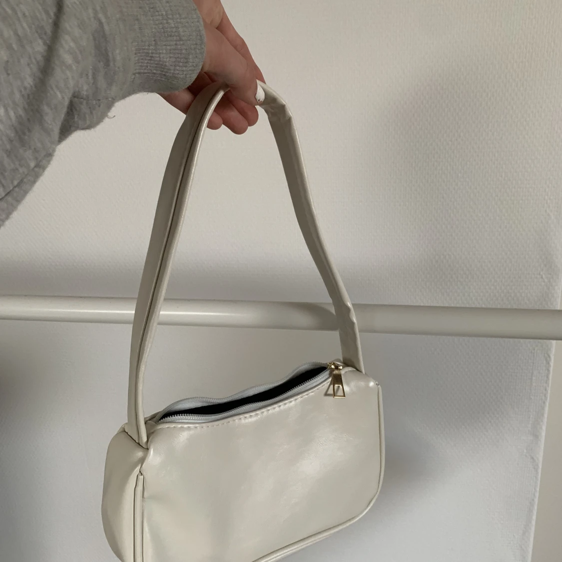 White shoulder bag - 90