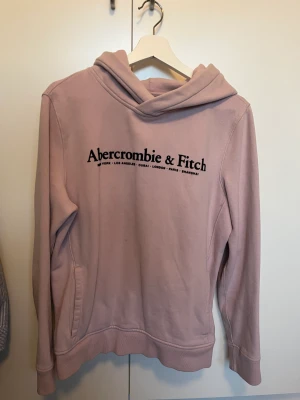 Abercrombie & Fitch hoodie - En använd rosa abercrombie & fitch hoodie