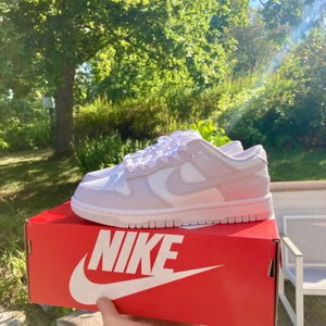 dunk low venice - Säljer 3 par Nike dunk low venice. Alla är helt nya och oanvända. Kvitton finns. Storlek 37,5 , 39 , 41.