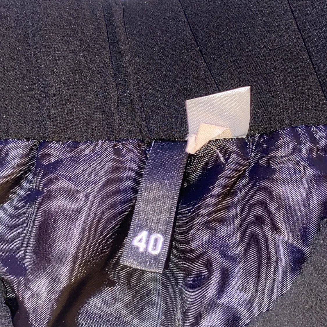 Svart volang kjol - 91