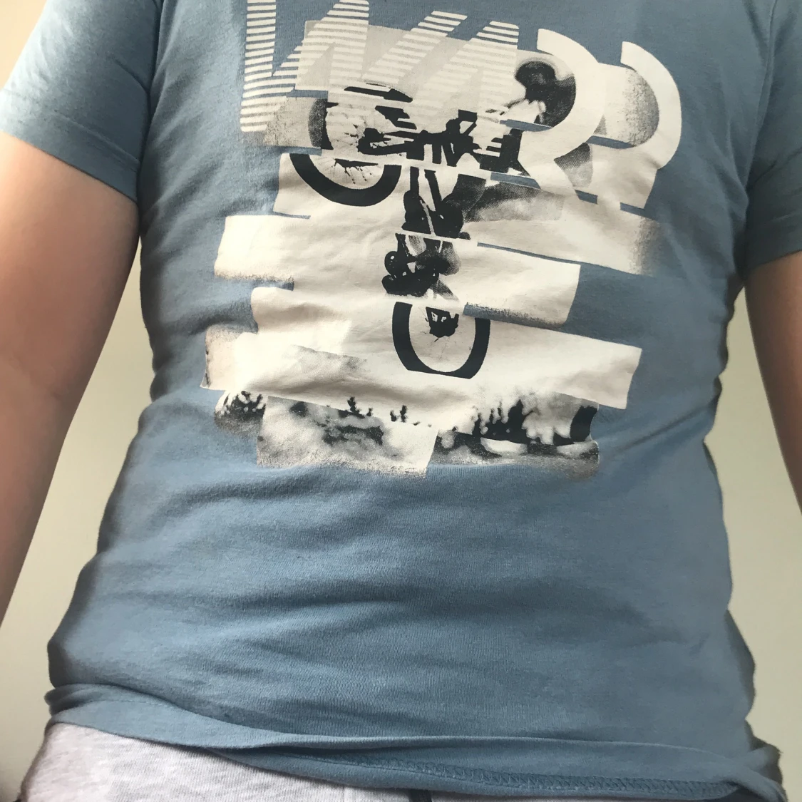 Jag säljer detta två pack med t-shirts! - 91